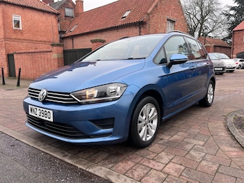 Used Volkswagen Golf SV 2016 for sale - 76957238: Photo