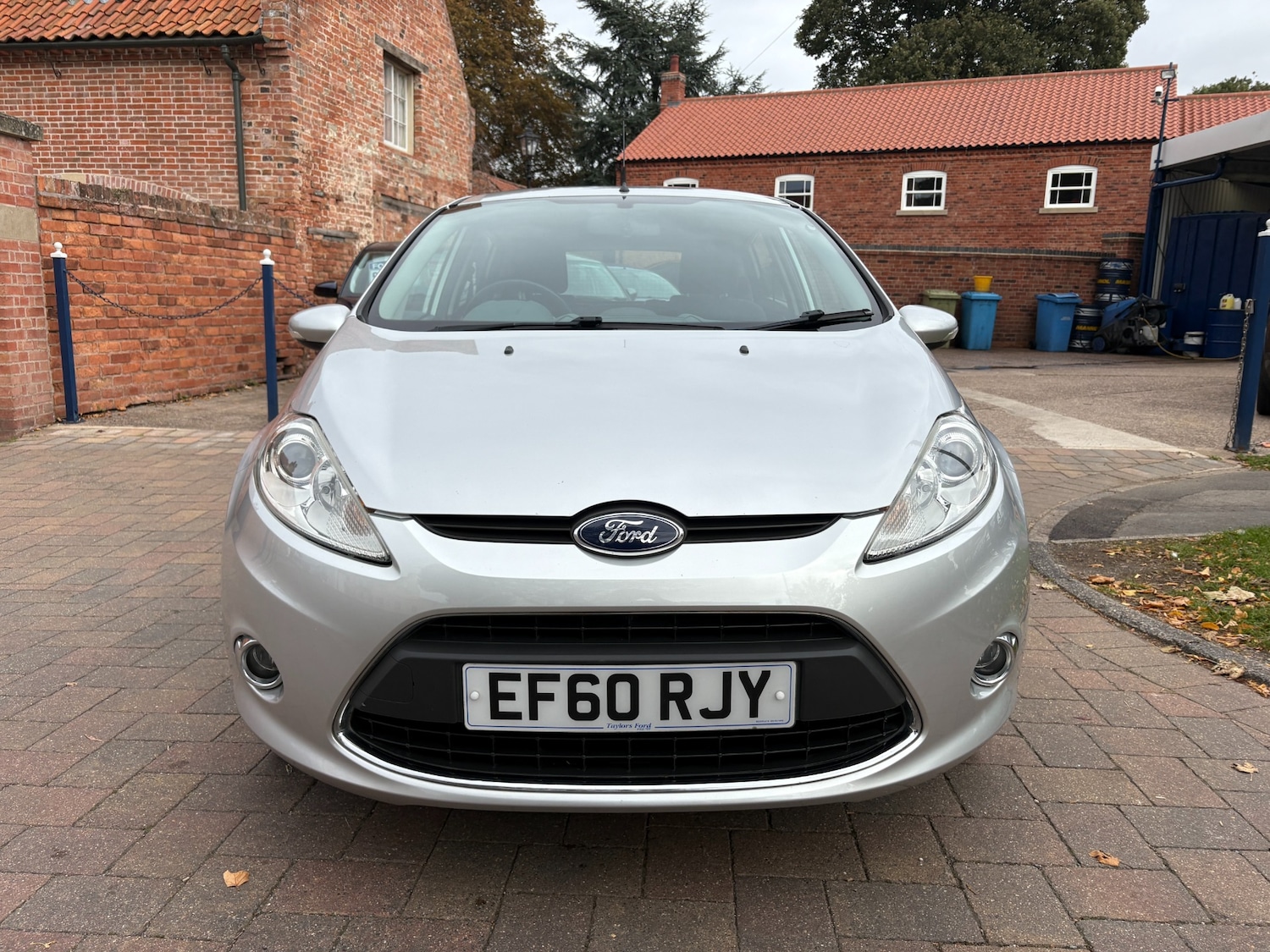 Used Ford Fiesta 2011 for sale - 76234198: Photo 2