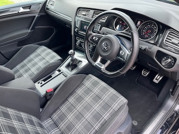 Used Volkswagen Golf 2015 for sale - 78639556: Photo
