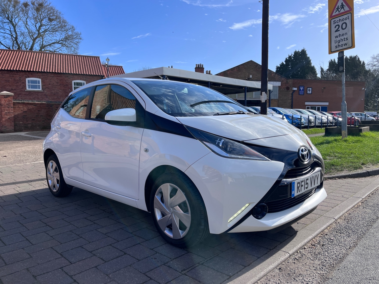 Used Toyota AYGO 2015 for sale - 77729625: Photo 14