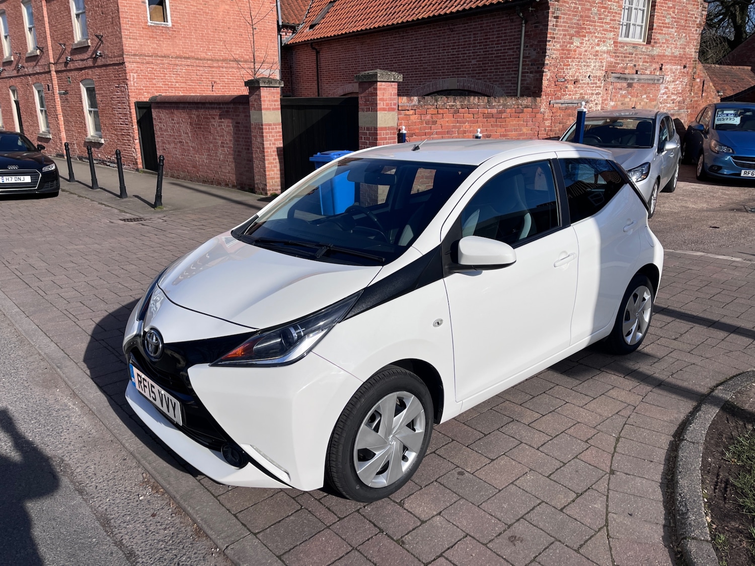 Used Toyota AYGO 2015 for sale - 77729625: Photo 3