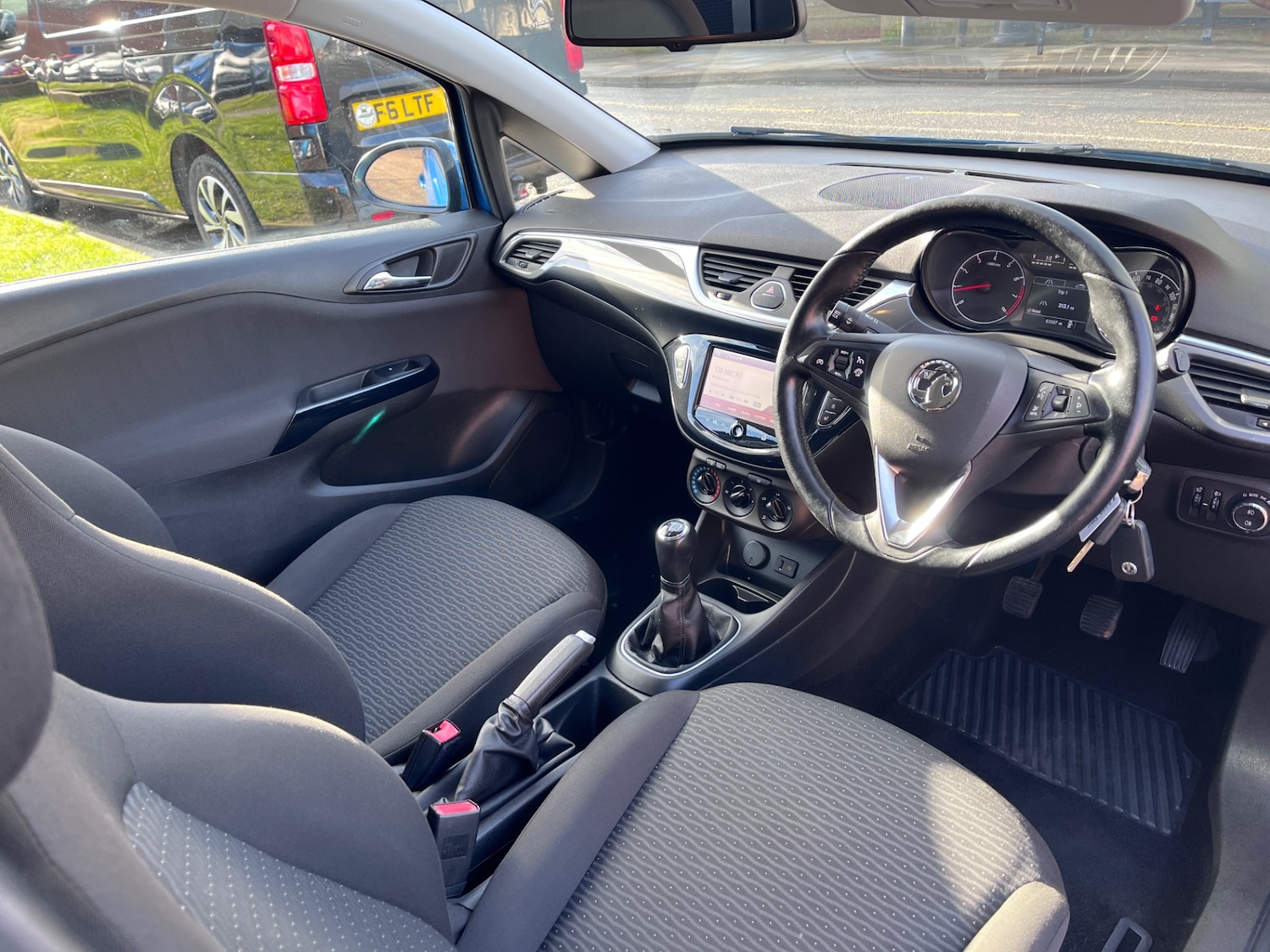 Used Vauxhall Corsa 2015 for sale - 77650085: Photo 4