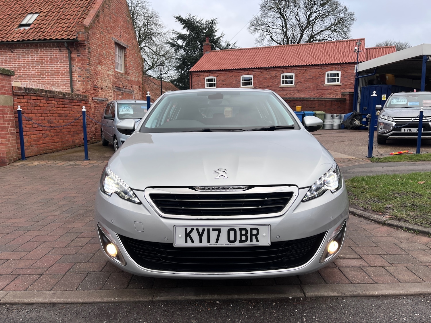 Used Peugeot 308 2017 for sale - 77434734: Photo 2