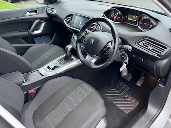 Used Peugeot 308 2017 for sale - 77434734: Photo