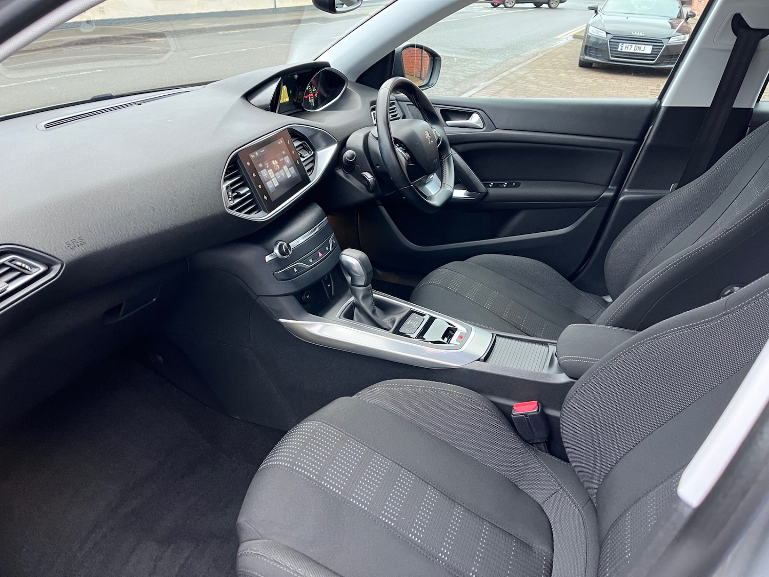 Used Peugeot 308 2017 for sale - 77434734: Photo 6