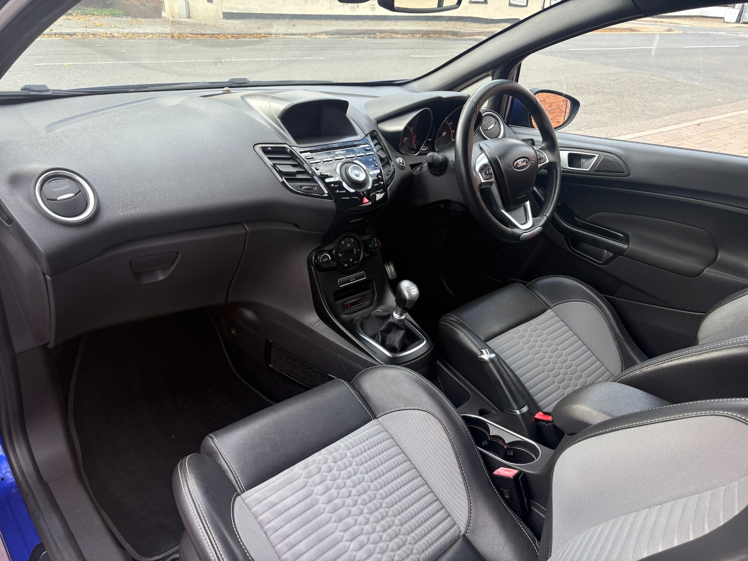 Used Ford Fiesta 2015 for sale - 76343988: Photo 15