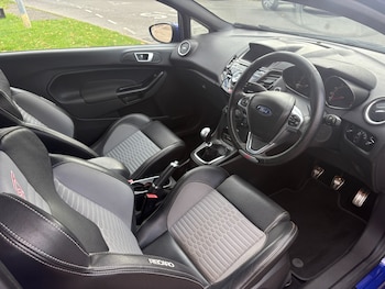 Used Ford Fiesta 2015 for sale - 76343988: Photo