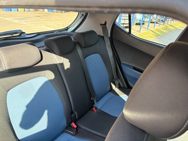 Used Hyundai i10 2015 for sale - 75345846: Photo 10