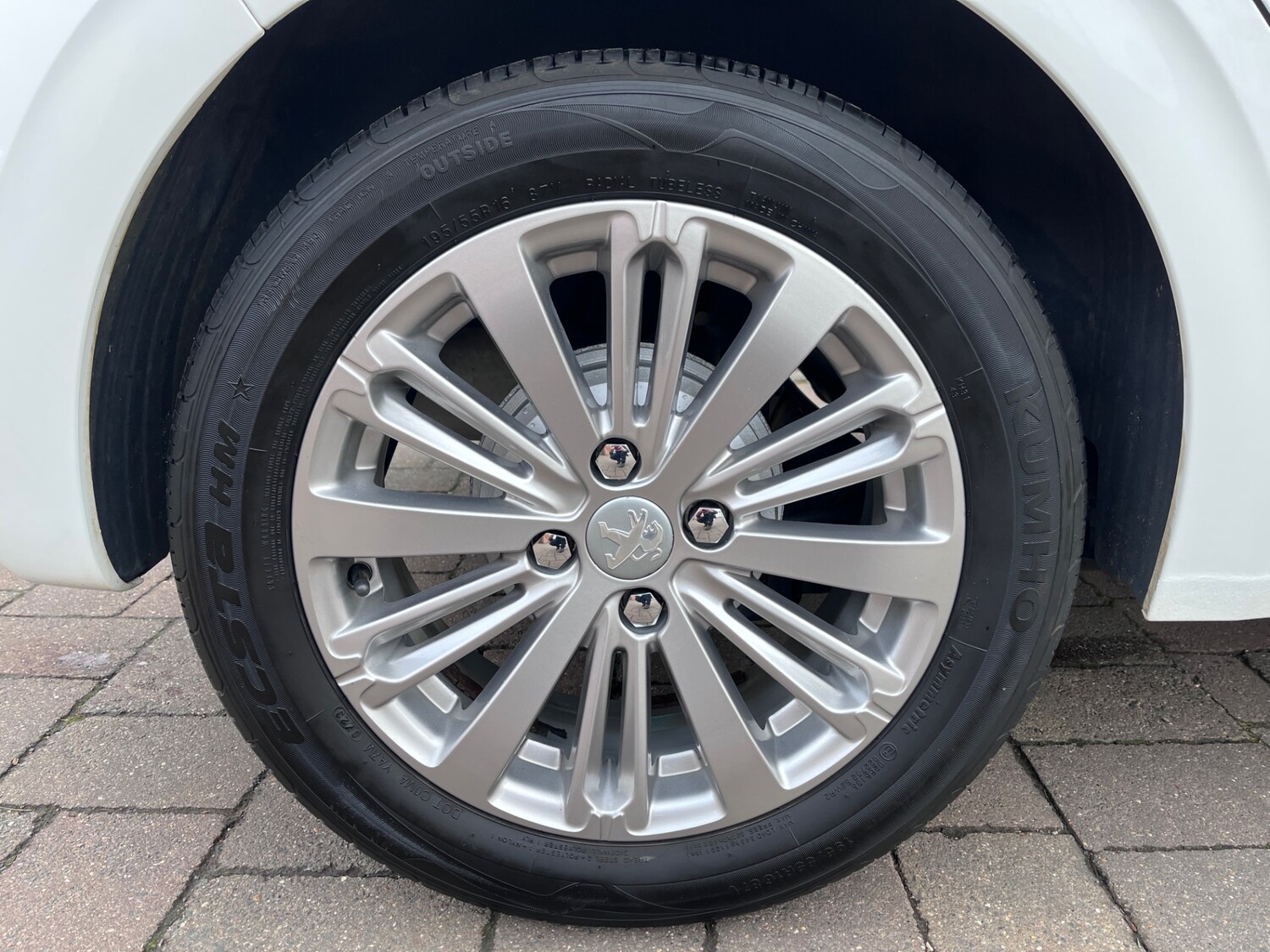 Used Peugeot 208 2018 for sale - 77903411: Photo 10