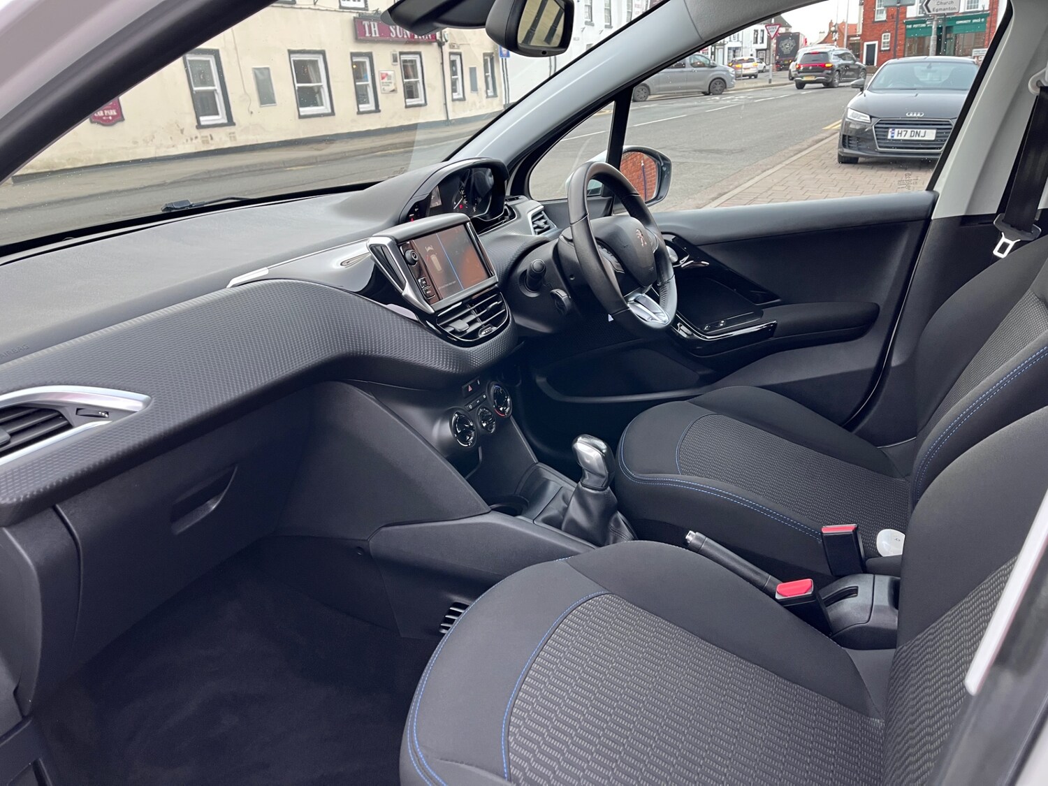 Used Peugeot 208 2018 for sale - 77903411: Photo 6