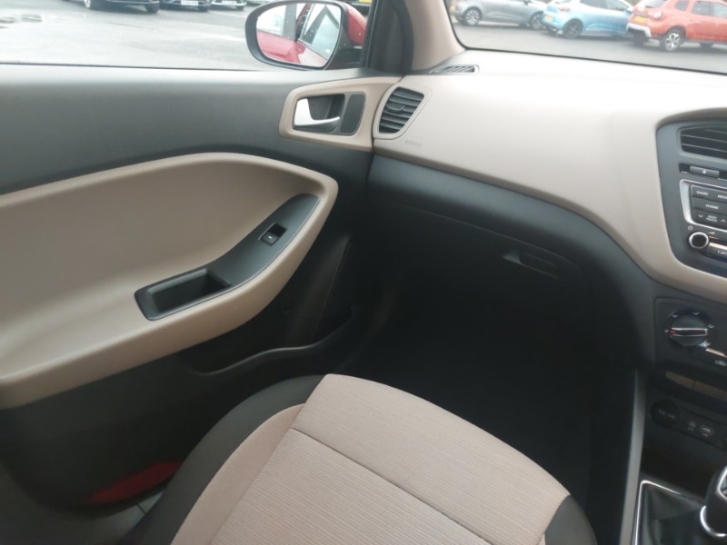 Used Hyundai i20 2015 for sale - 76885549: Photo 10