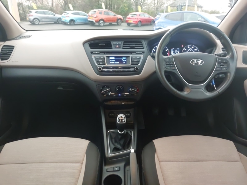 Used Hyundai i20 2015 for sale - 76885549: Photo 2