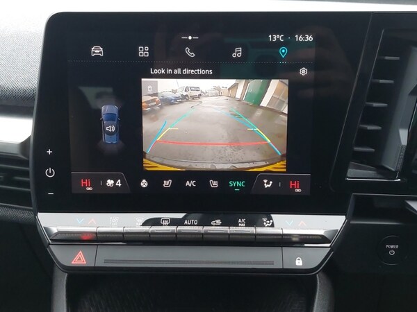 Used Renault Megane E Tech 2022 for sale - 76269219: Photo 17