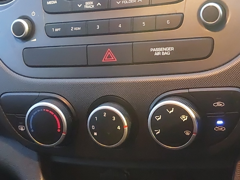 Used Hyundai i10 2019 for sale - 77150358: Photo 14