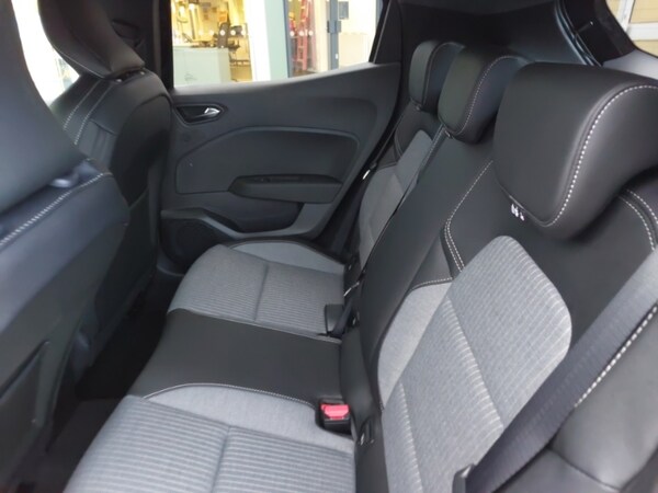 Used Renault Clio 2025 for sale - 76208538: Photo 6