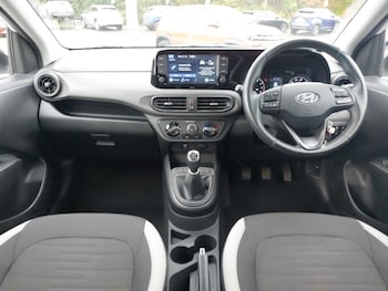 Used Hyundai i10 2021 for sale - 76135279: Photo
