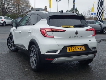 Used Renault Captur 2024 for sale - 76947596: Photo