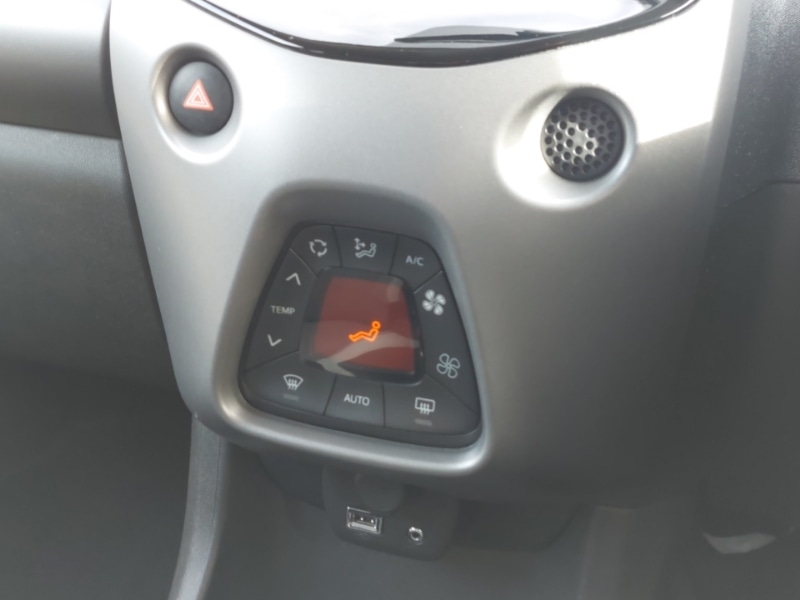 Used Toyota AYGO 2018 for sale - 76358897: Photo 17