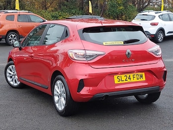 Used Renault Clio 2024 for sale - 76493201: Photo