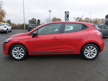 Used Renault Clio 2024 for sale - 76493201: Photo