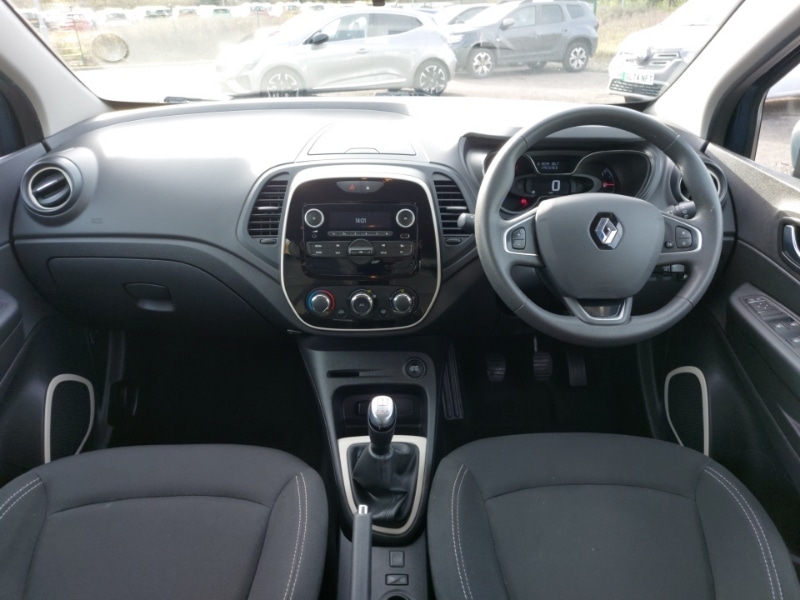 Used Renault Captur 2018 for sale - 76358896: Photo 2