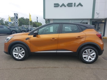 Used Renault Captur 2021 for sale - 76431559: Photo