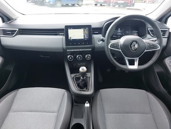 Used Renault Clio 2024 for sale - 78795440: Photo