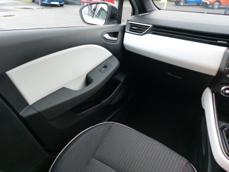 Used Renault Clio 2023 for sale - 77366599: Photo 10