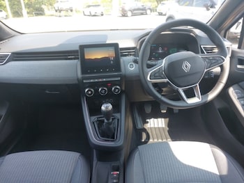 Used Renault Clio 2025 for sale - 79207725: Photo