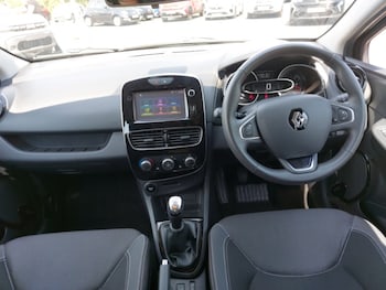 Used Renault Clio 2018 for sale - 79164810: Photo