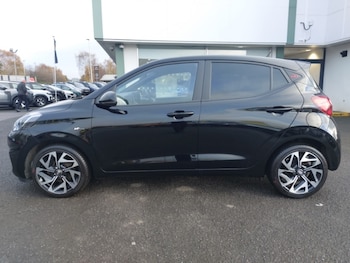 Used Hyundai i10 2021 for sale - 76602703: Photo