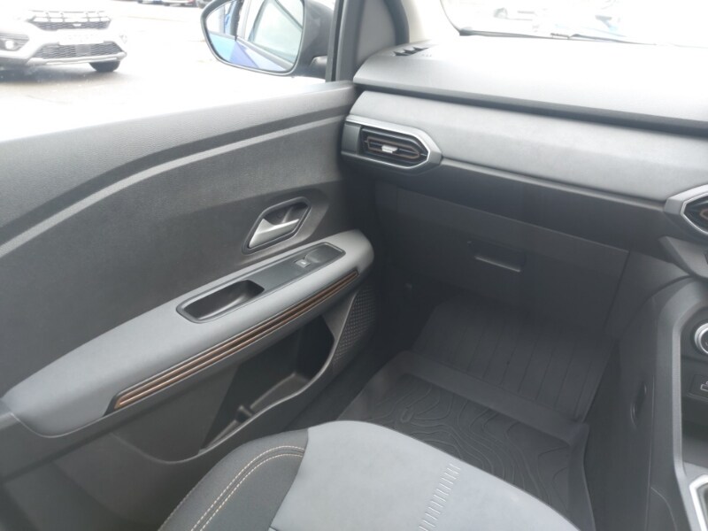 Used Dacia Sandero Stepway 2024 for sale - 77818428: Photo 10