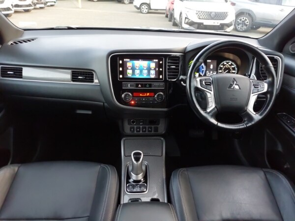 Used Mitsubishi Outlander 2018 for sale - 76244347: Photo 2