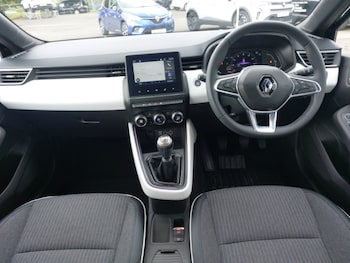 Used Renault Clio 2023 for sale - 79113173: Photo