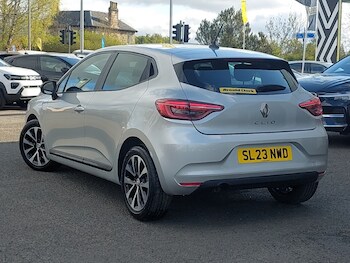 Used Renault Clio 2023 for sale - 78342457: Photo