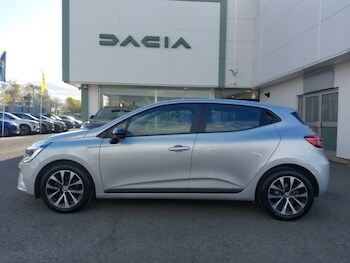 Used Renault Clio 2023 for sale - 78342457: Photo