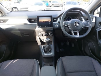 Used Renault Captur 2022 for sale - 76225779: Photo 2