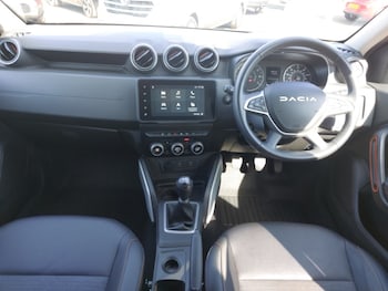 Used Dacia Duster 2023 for sale - 78355502: Photo