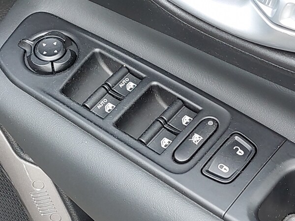 Used Jeep Renegade 2023 for sale - 76282138: Photo 13