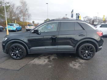 Used Volkswagen T-Roc 2018 for sale - 76983105: Photo