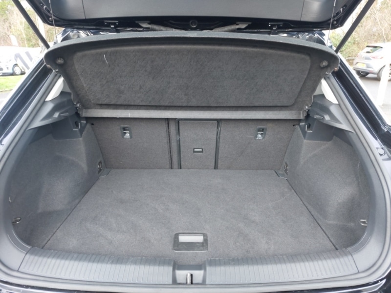 Used Volkswagen T-Roc 2018 for sale - 76983105: Photo 8