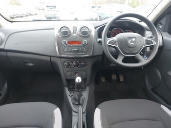 Used Dacia Sandero Stepway 2020 for sale - 77596752: Photo