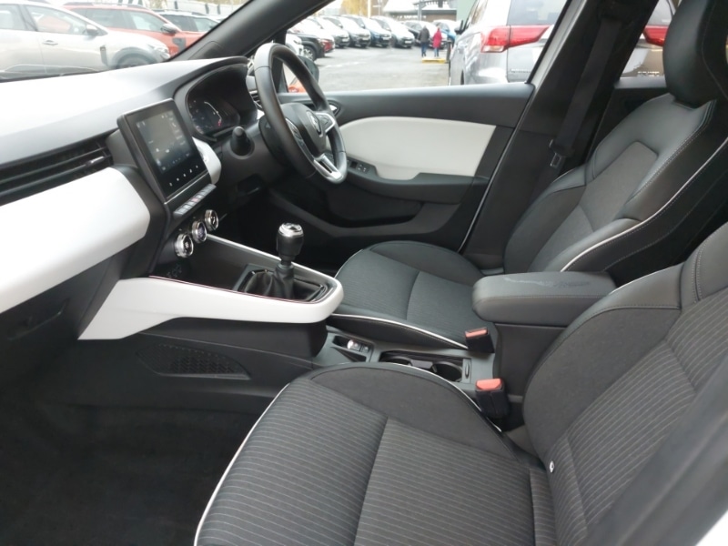 Used Renault Clio 2023 for sale - 76498297: Photo 5