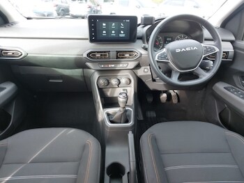 Used Dacia Sandero Stepway 2024 for sale - 78411247: Photo