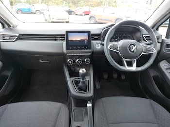 Used Renault Clio 2023 for sale - 76188082: Photo 2