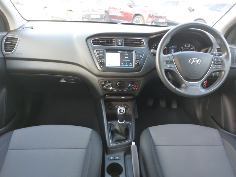 Used Hyundai i20 2020 for sale - 77352906: Photo 2