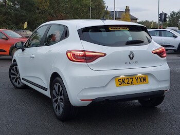 Used Renault Clio 2022 for sale - 76172231: Photo