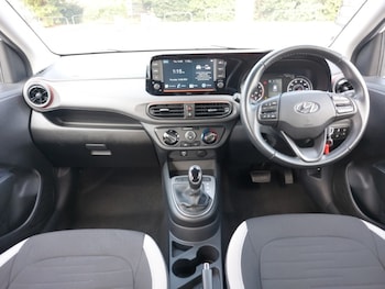 Used Hyundai i10 2021 for sale - 75591667: Photo
