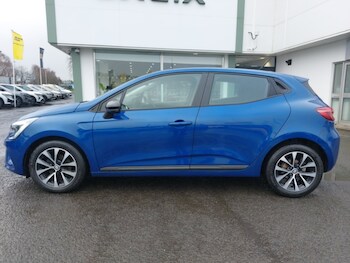 Used Renault Clio 2023 for sale - 77678204: Photo