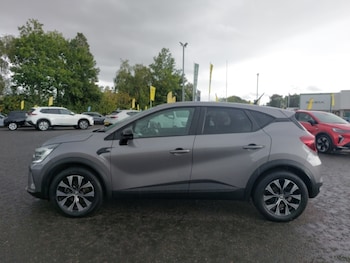 Used Renault Captur 2023 for sale - 79347987: Photo